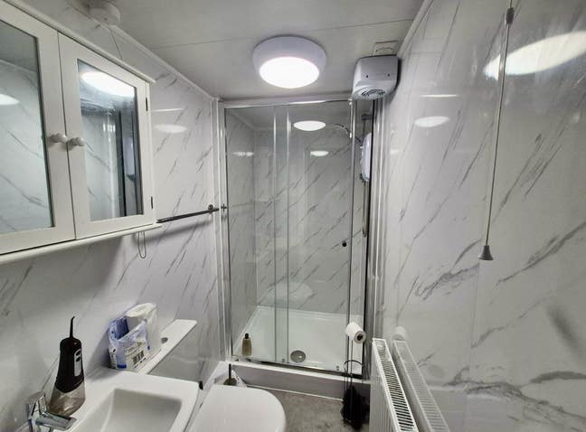One bedroom available! £490 all in! Main Photo