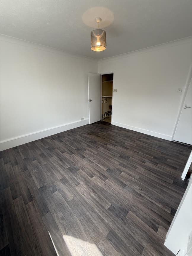 Two rooms for couples or singles Main Photo