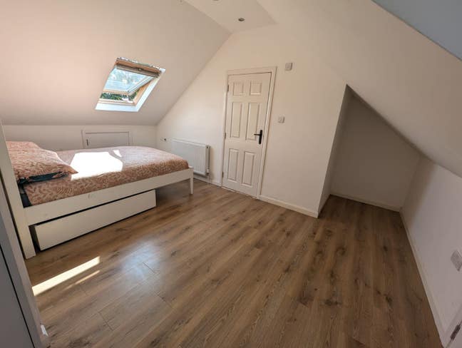 Modern En-Suite 10 min from Seven Sister Main Photo