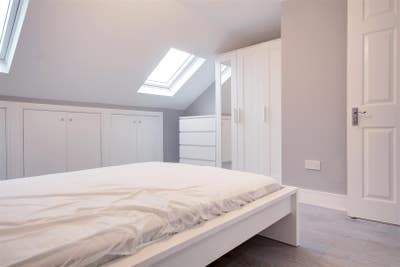 Double Ensuite to Rent in Willesden Green Main Photo