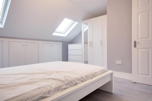 Double Ensuite to Rent in Willesden Green Main Photo