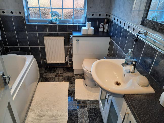 One Double Room in Sutton Main Photo