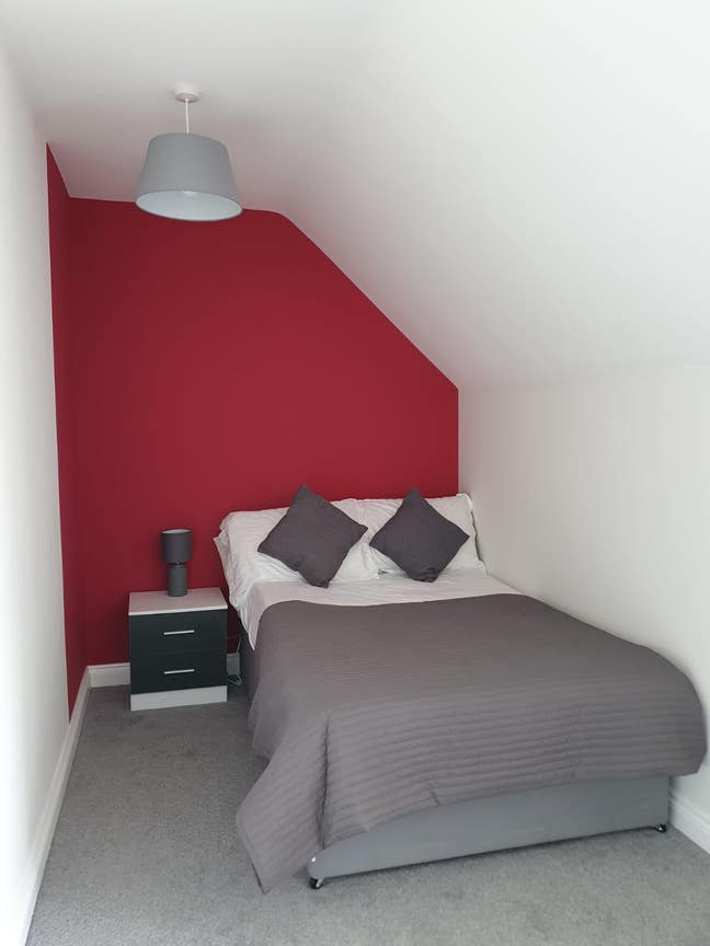 Spectacular Room Main Photo