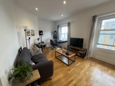 1 bed flat short walk from Clapham Common Main Photo