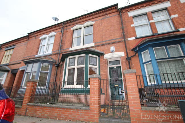 A great 4 bedroom student house located 10 minutes Main Photo
