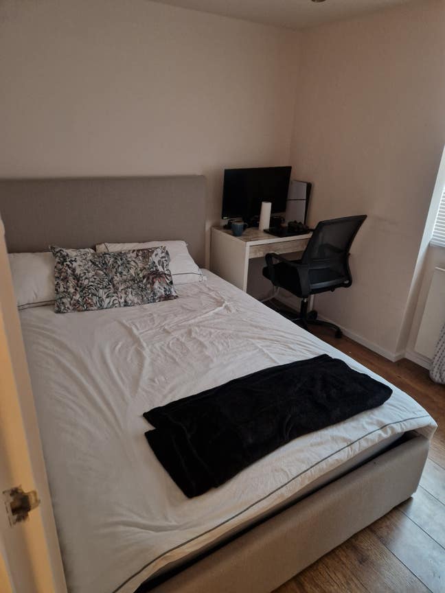 Double room in a lovely 2 bed flat in Surbiton Main Photo