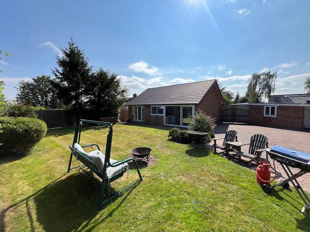 ⭐Modern Luxury Bedrooms Quiet Private and Parking Main Photo