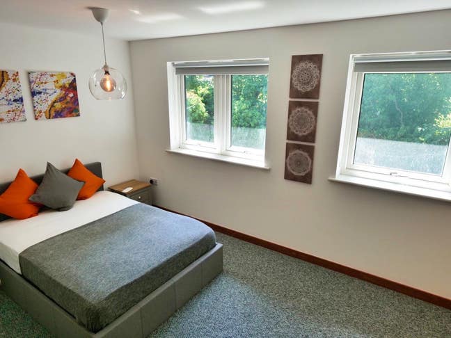 Professional Lux off-suite room available !!! Main Photo