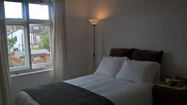 Short term North London EN1 (Bush Hill Park)Double Main Photo