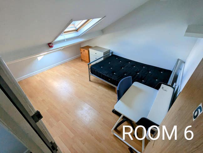 Woodville Road, CF24 4Dw - Double Room & All Bills Main Photo