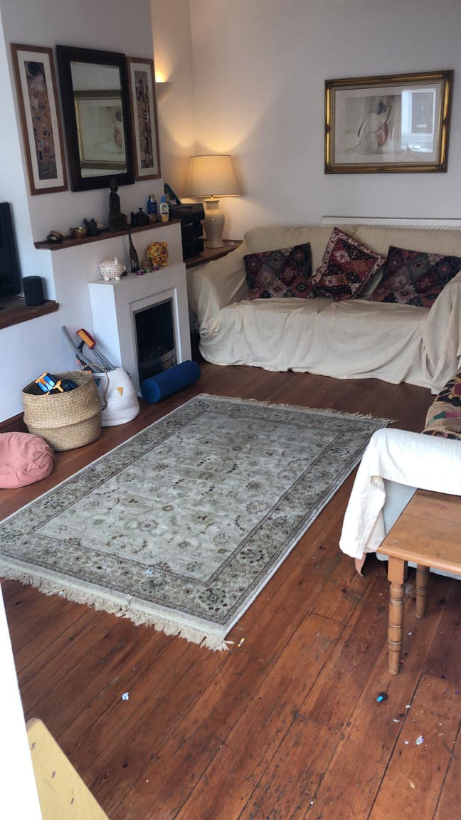 Double room In family home close to city centre Main Photo