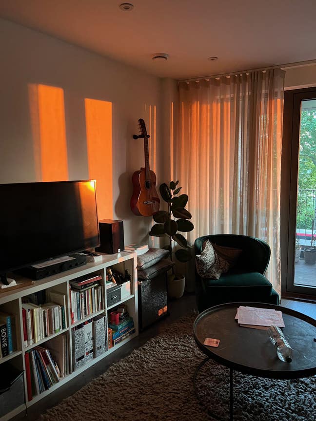 Spacious Furnished 2-Bed / 2-Bath WHOLE FLAT Main Photo