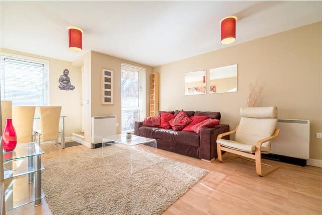 P- Great Flat in Walworth - Book a Viewing Main Photo