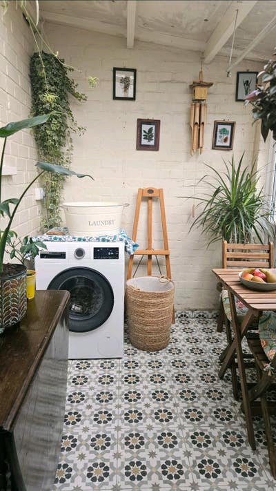 Cosy Room in Quirky Artsy House Share Main Photo