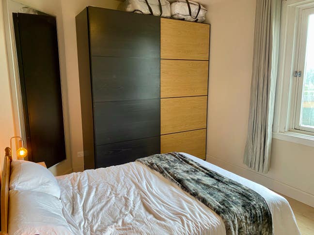 Sunny Bedroom for a Dog Lover! Including Bills! Main Photo