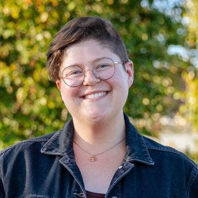 Clean & respectful professional looking for a flat Main Photo