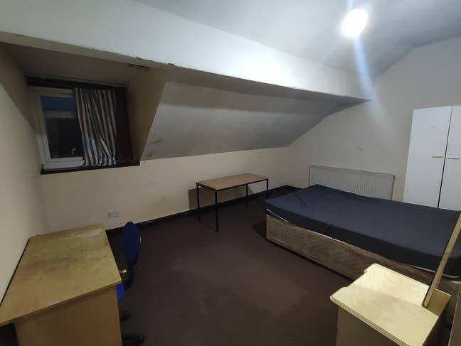 Spacious Double Room Available for August Only. Main Photo