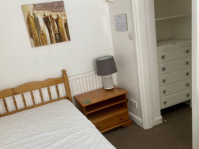 Room To Let - Quiet, Friendly House in Burton Main Photo