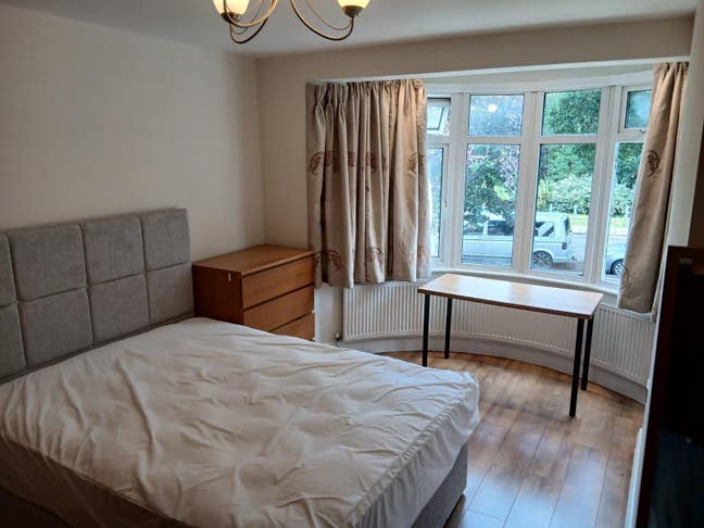 Double room 5 min tube station Hanger Lane Main Photo