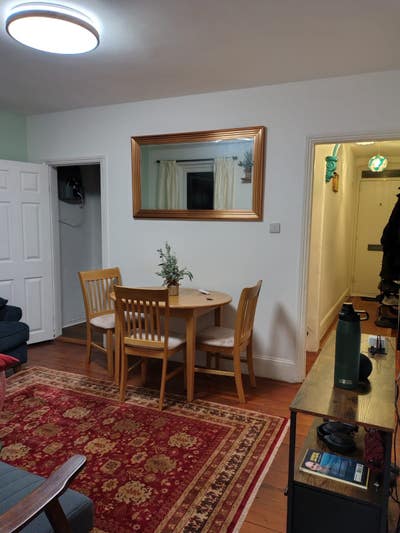 Central, clean, comfortable house with 3 rooms Main Photo