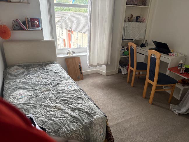 1 Room Temporary Main Photo