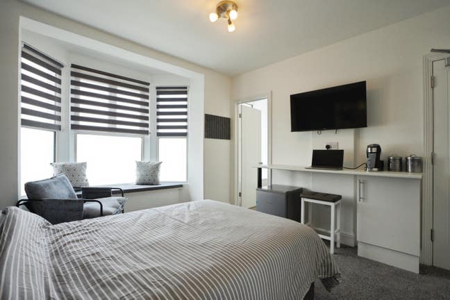 Double room with ensuite bathroom Main Photo