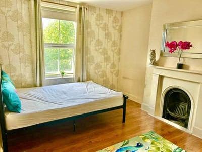 Town Centre Bright Rooms Main Photo