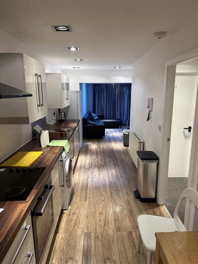 6 Bedroom Property with Open Plan Social Space Main Photo