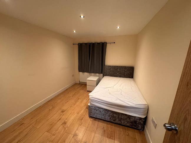 Modern Rooms Nr stations-Bills Inc- 1st Rent 50% Main Photo