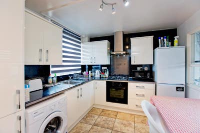 3-Bedrooms Apartment to Rent (Aldgate Zone 1) Main Photo