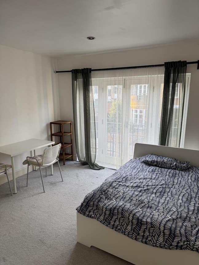 A Large Double Room in Large Shared House Highbury Main Photo