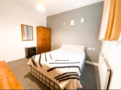 **Spacious Doubles In Professional Modern House** Main Photo
