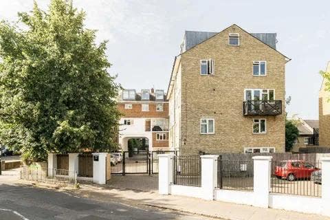 1 bedroom available in 3 bed - Streatham Hill Main Photo