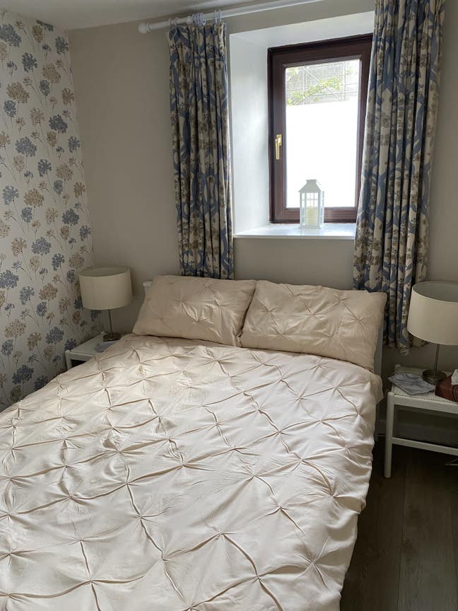 Two bedroom house in centre of town  Main Photo