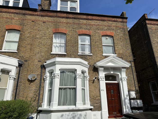 Bedsit, Queen's Park Main Photo