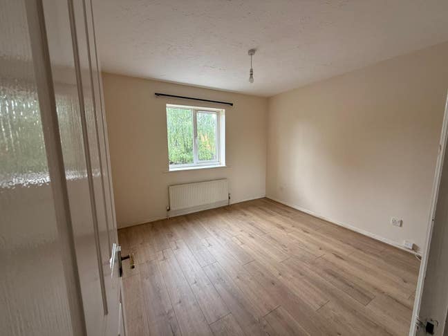  1-Bedroom Flat Croydon– Excellent Transport Links Main Photo