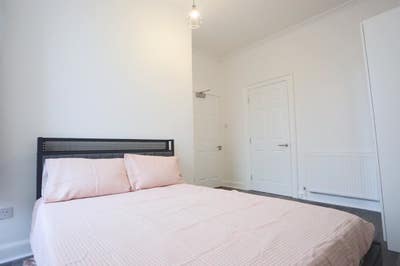 Viewings 3Rd July - 1 Double Room Leith Walk Main Photo