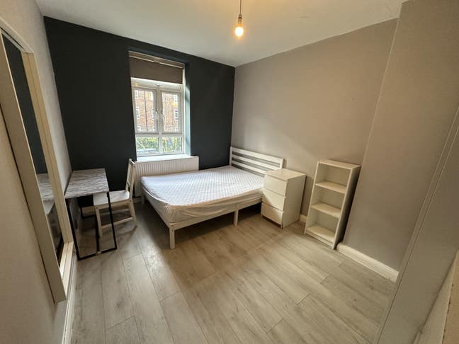2 Rooms Available In The Same Flat, Next To River! Main Photo