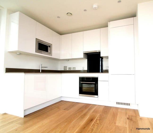 Cosy Room in Luxury East London Flat Main Photo