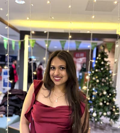 Hello this is Tea, 23F looking for a room to rent. Main Photo