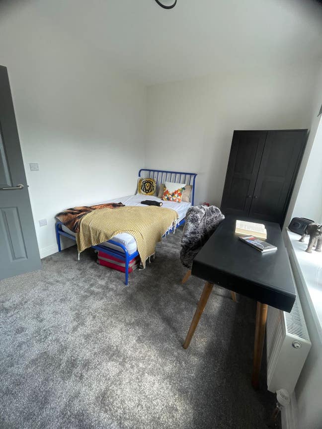 Brand New double rooms with en-suite Kingswood Main Photo