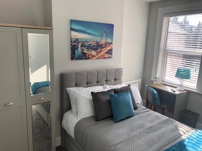 Professional House Share in Reading Main Photo