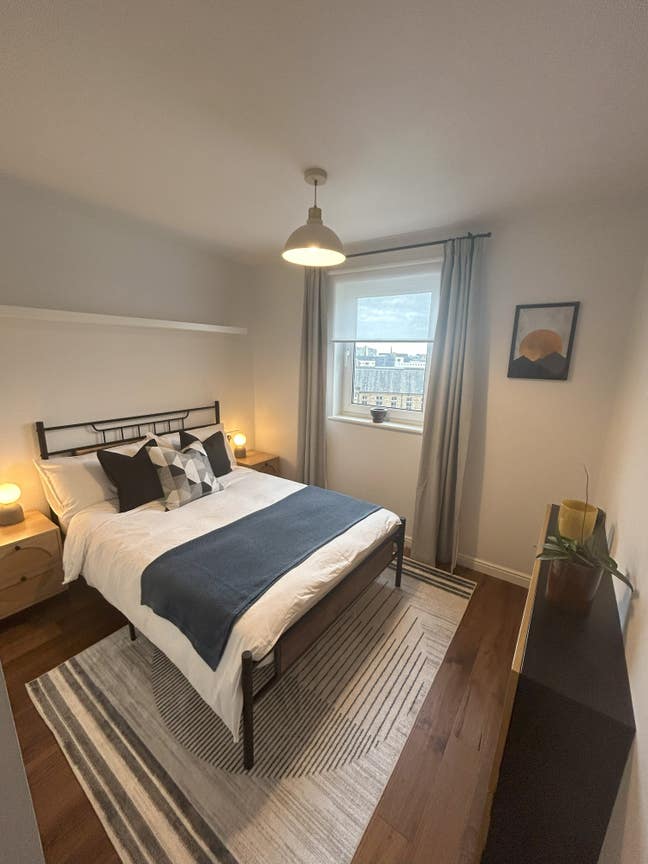 En-suite room to rent in Bonnington Main Photo