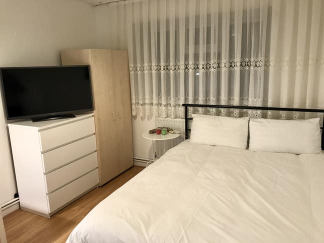 Lovely Room In A Nice Flat With Garden Main Photo