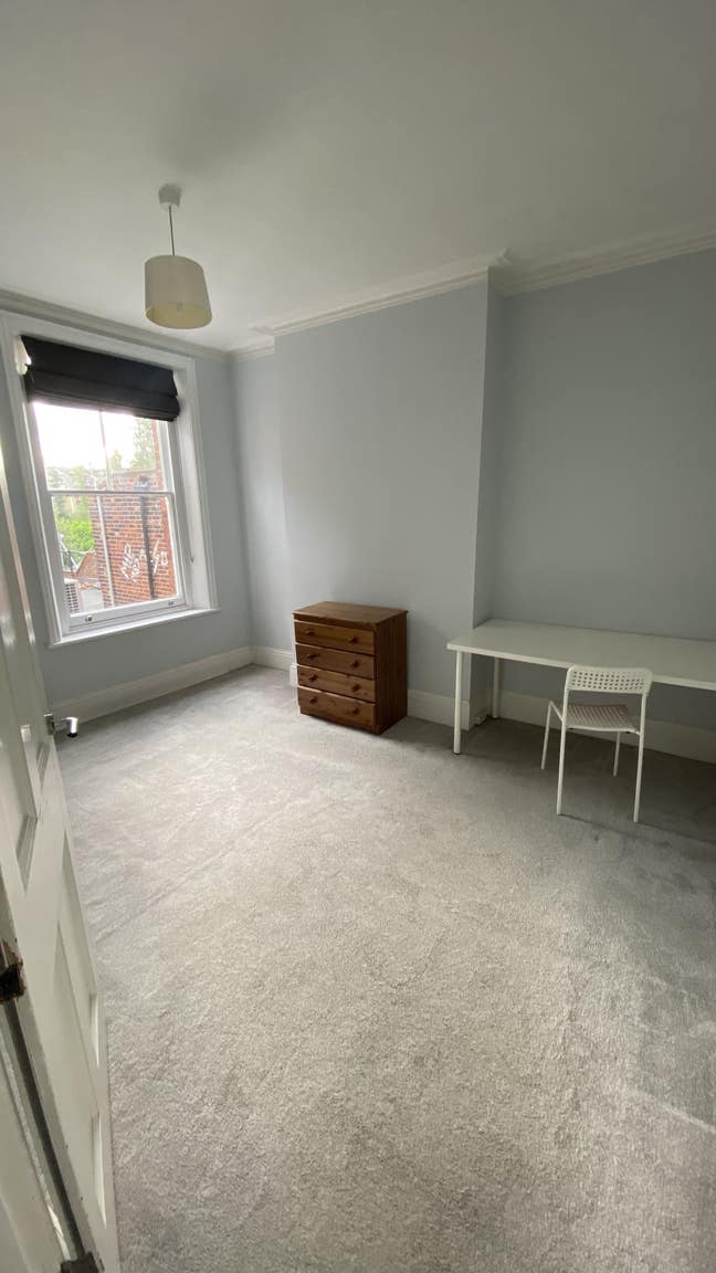 1 Large Double Room (furnished or unfurnished) Main Photo