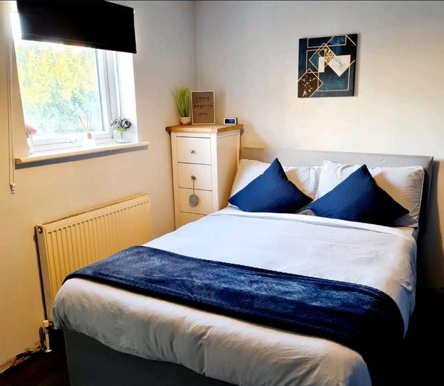 Double Room Furnished Available Now. Main Photo