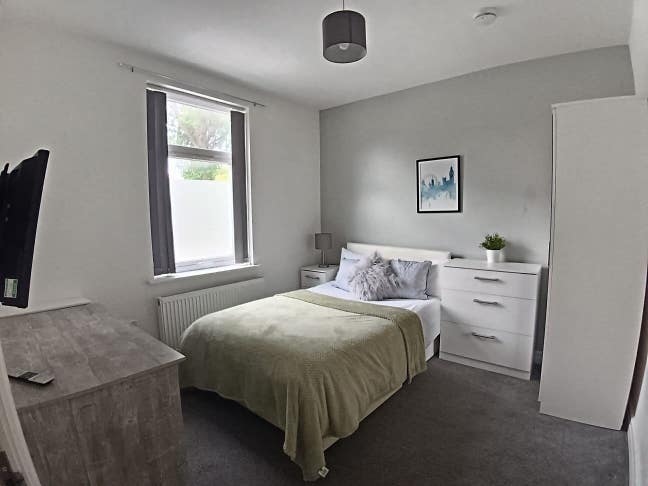 ✨ Budget Friendly Rooms Centre of Warrington😃 Main Photo