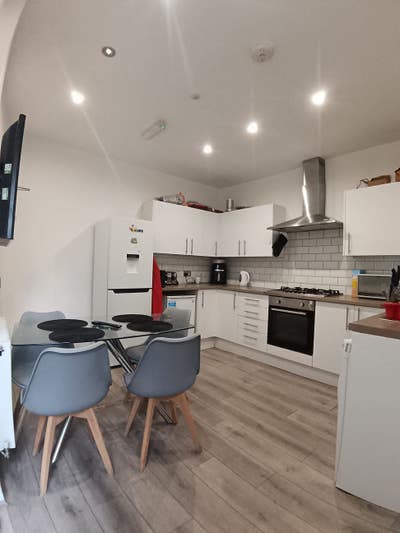 ✨ Budget Friendly Rooms Centre of Warrington😃 Main Photo