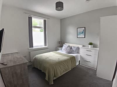 ✨ Budget Friendly Rooms Centre of Warrington😃 Main Photo
