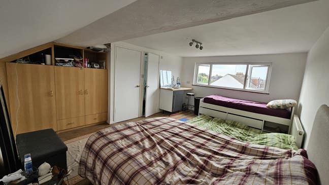 Self contained studio loft Main Photo